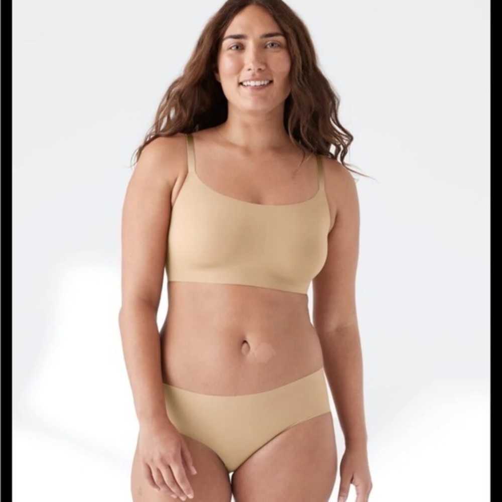 True  and Co. True Body Scoop Neck Adjustable Strap comfort Bra